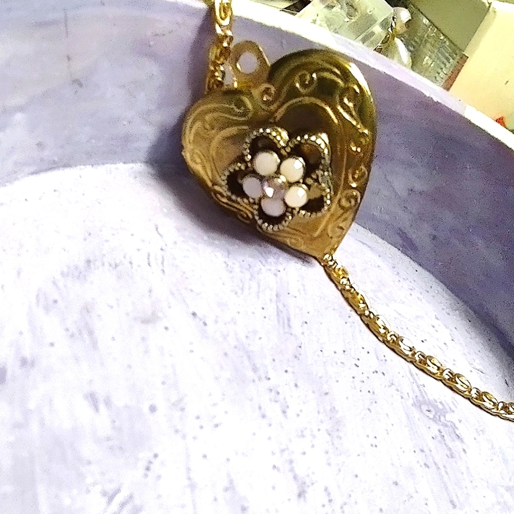 Upcycled Gold Heart Locket Pendant - Picture 14 of 14